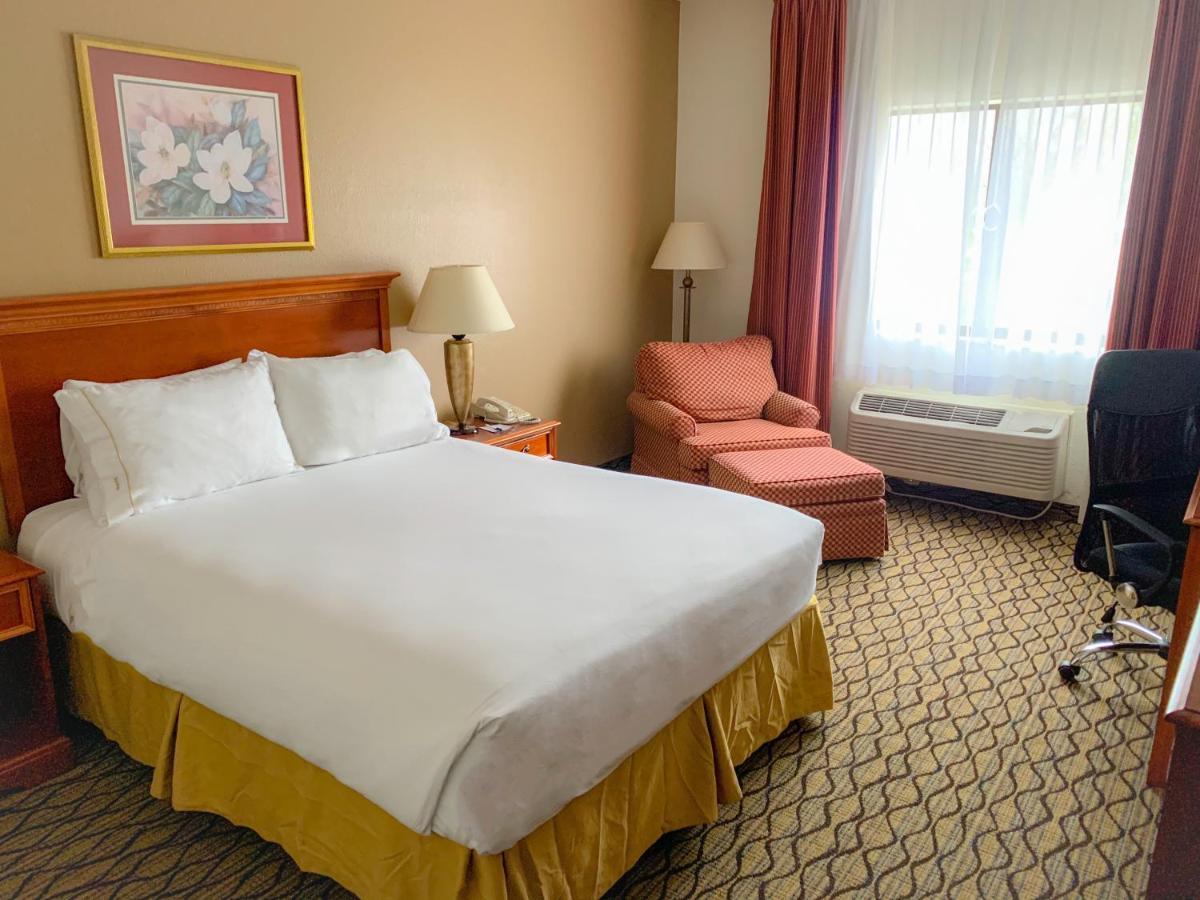 Baymont By Wyndham Chelsea Hotel Kültér fotó